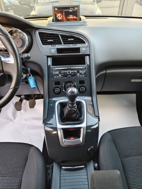 Peugeot 5008 I · Рестайлинг, 7 мест, 2016 г